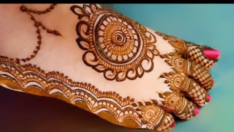 Simple Foot Mehndi Design