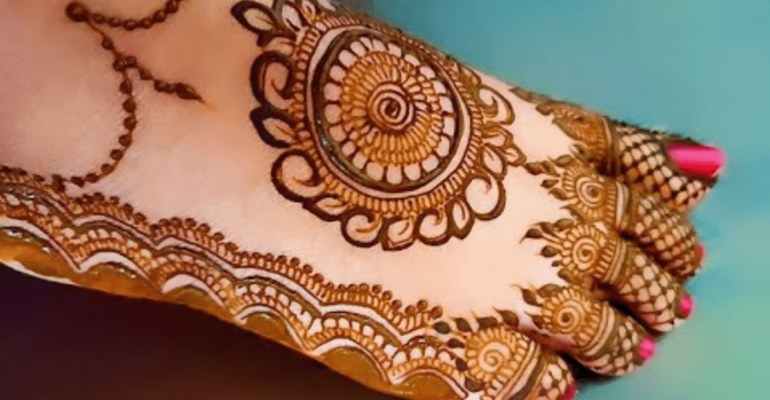 Simple Foot Mehndi Design