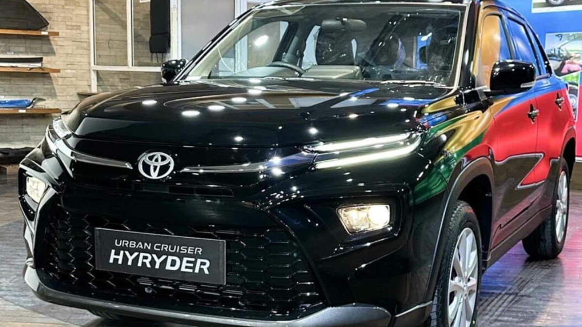 Toyota Hyryder Black