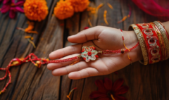 Raksha bandhan katha:"इतनी अद्भुत रक्षाबंधन की कहानियाँ आपने कभी नहीं सुनी होंगी – क्लिक करें और जानें!"