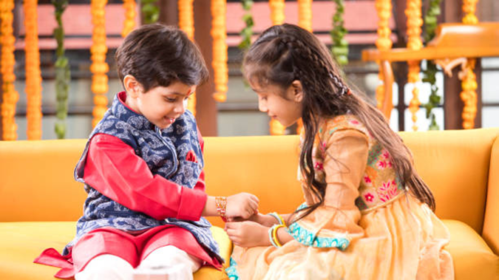 Rakhi message for sister:इस राखी पर अपनी बहन को दें स्पेशल फीलिंग! पढ़ें जबरदस्त और भावनात्मक राखी मैसेज, जिन्हें भेजकर आप अपनी बहन के चेहरे पर मुस्कान ला सकते हैं। जानिए ऐसे दिल छू लेने वाले संदेश, जो रिश्ते में मिठास घोल दें।