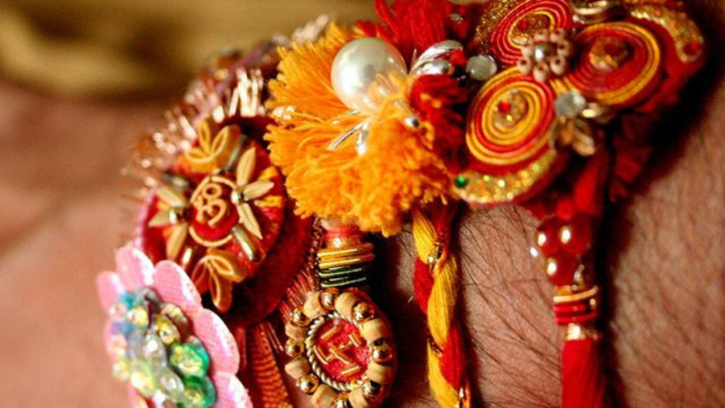Raksha bandhan katha:"इतनी अद्भुत रक्षाबंधन की कहानियाँ आपने कभी नहीं सुनी होंगी – क्लिक करें और जानें!"