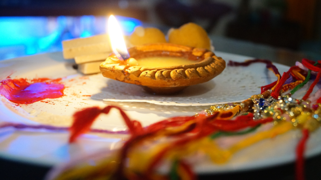 Diya rakhi ideas: देखिए 2025 की टॉप राखियाँ – जो भाई-बहन के रिश्ते को और भी मजबूत करें!