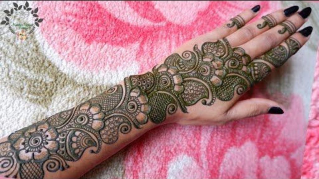 Stylish teej mehndi designs