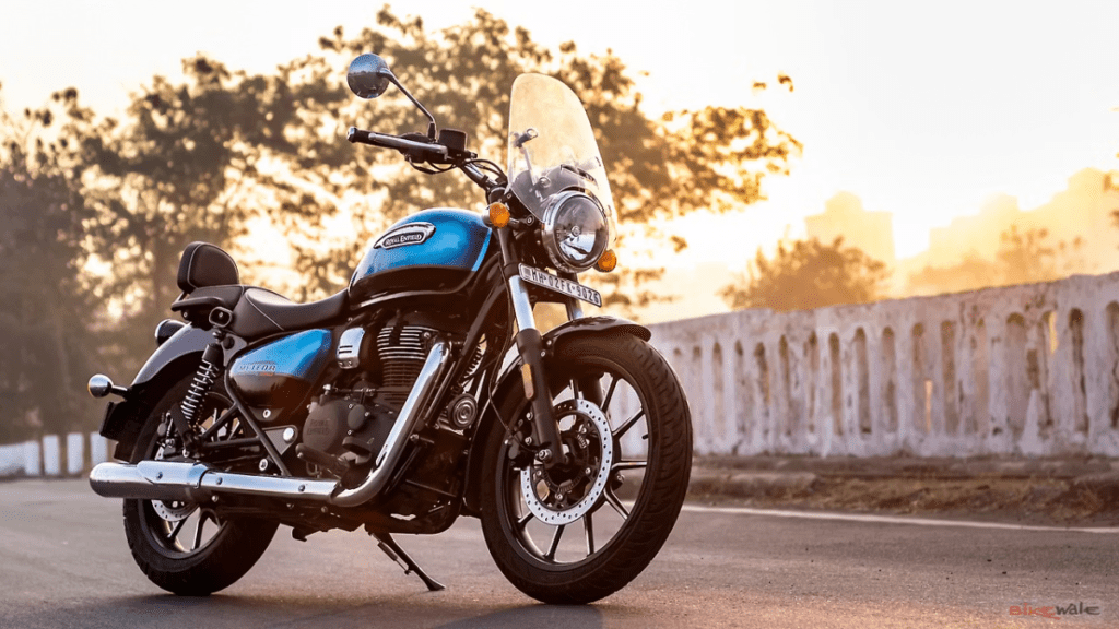 Royal Enfield meteor: "Royal Enfield Meteor 350 दमदार परफॉर्मेंस, क्लासी लुक और सबसे खास कीमत, जानिए क्यों ये बाइक हर किसी की पहली पसंद है!"