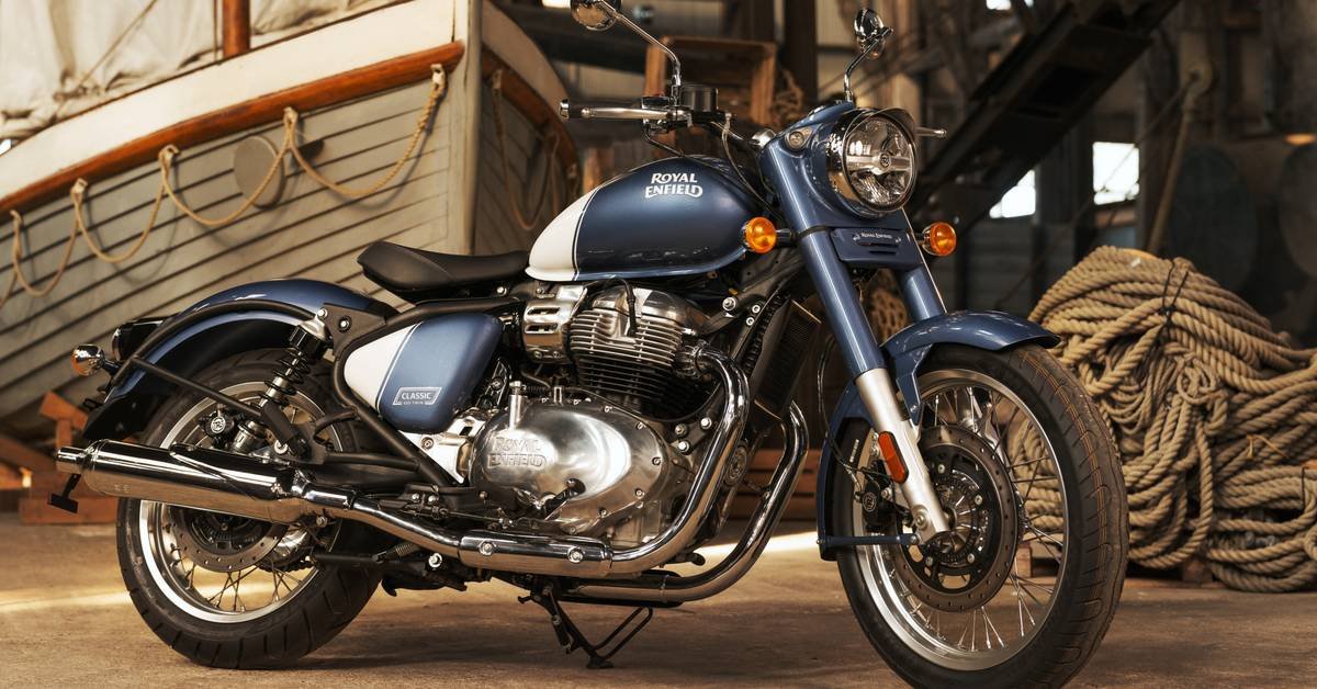 Classic 650 price: क्या आप जानते हैं कि रॉयल एनफील्ड Classic 650 की ऑन-रोड कीमत दिल्ली में लगभग ₹3.85 लाख है? यह बाइक अपनी दमदार पावर, शानदार माइलेज और रेट्रो स्टाइल के लिए लोगों की पसंद बनी हुई है।