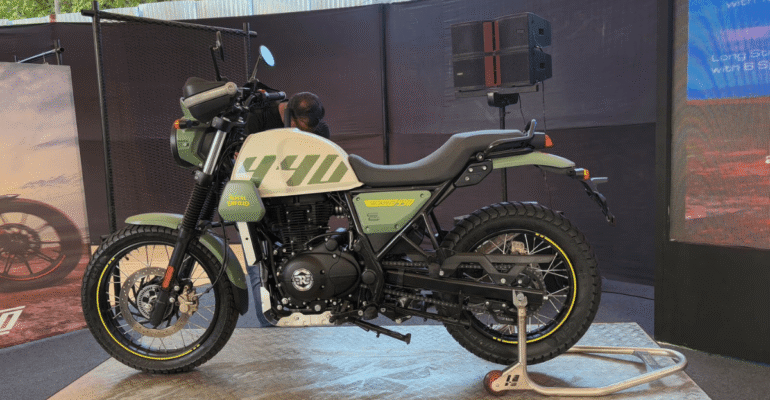 Royal Enfield Scram 440: ताकतवर 443cc इंजन, LED हेडलाइट्स, टॉप बॉक्स और अलॉय व्हील्स के साथ, शहर से पहाड़ तक हर रोड पर, राइडिंग का नया जोश लेकर आ गई है! जानें इसका पूरा एडवेंचर फैक्टर
