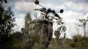 GT 650 Black Color: ब्लैक कलर में लॉन्च हुई Royal Enfield की नई दमदार बाइक, जानिए क्या खास फीचर्स दिए गए हैं इसमें!