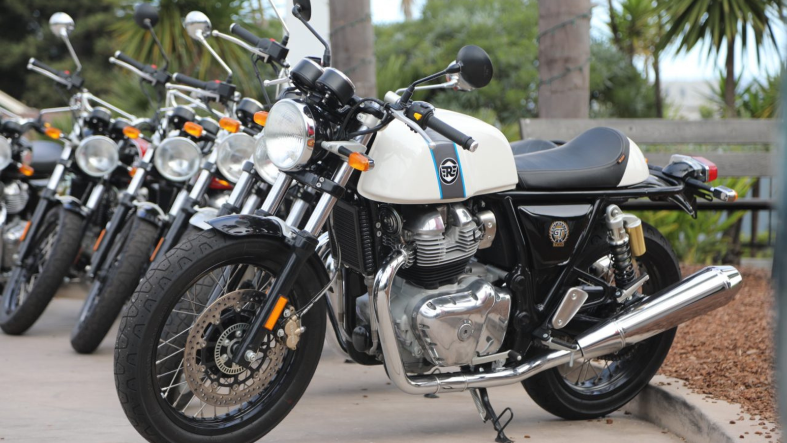 Gt 650 road price: क्या 648cc ट्विन सिलेंडर इंजन वाली GT 650 2025 में आपकी ड्राइविंग की दुनिया बदलने वाली है – ऑन-रोड प्राइस, माइलेज और टॉप स्पीड जानें!