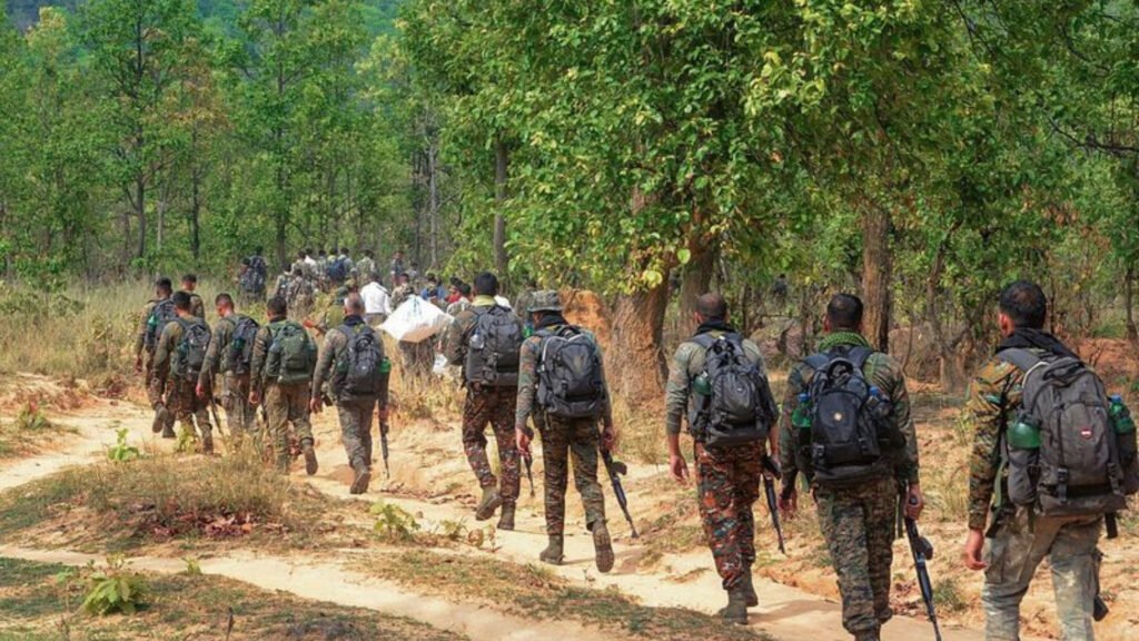 झारखंड माओवादी गिरफ्तारी पदक: झारखंड 1 करोड़ के इनामी माओवादी विवेक सहित 8 को मार गिराने वाली टीम को केंद्रीय गृह मंत्री पदक मिला