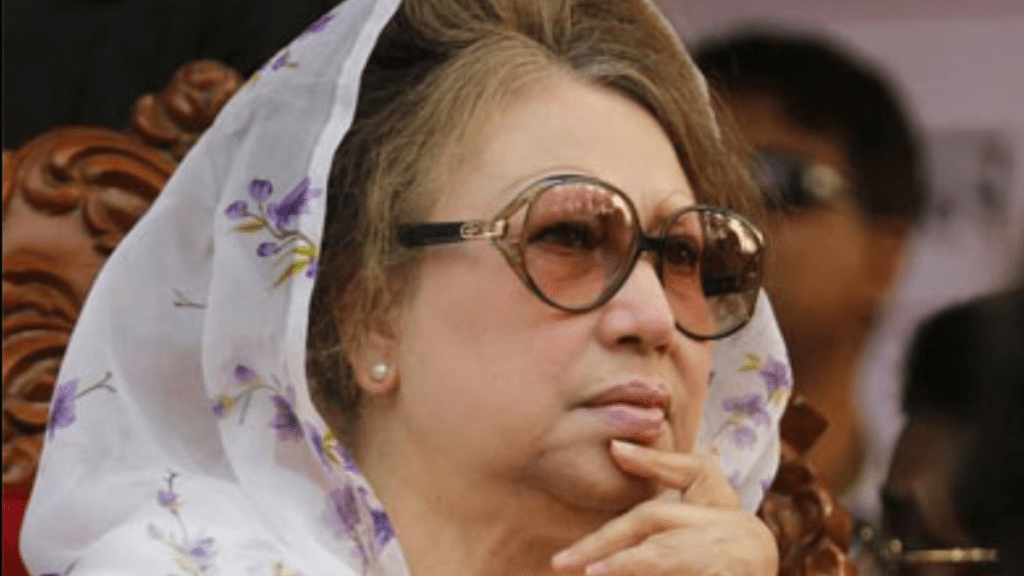Khaleda Zia: बांग्लादेश की पूर्व प्रधानमंत्री खालिदा ज़िया की हालत अत्यंत गंभीर, वेंटिलेटर सपोर्ट पर चल रहा इलाज, लंदन ट्रांसफर में देरी