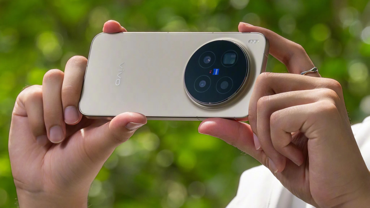 Vivo X300 Ultra: 200MP ZEISS APO टेलीफोटो + 100x डिजिटल जूम के साथ दुनिया का सबसे पावरफुल कैमरा फोन