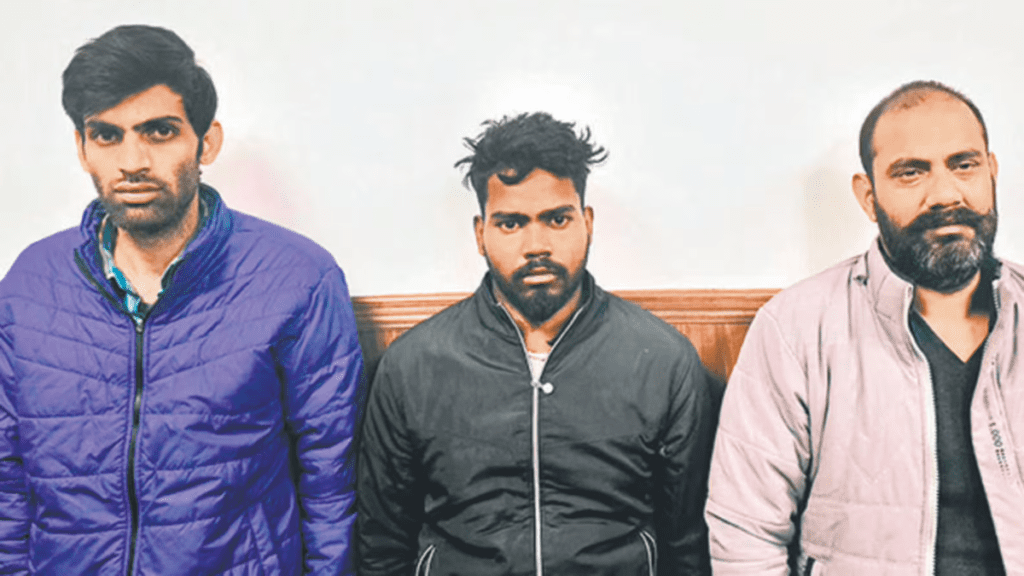 दिल्ली में AAP कार्यकर्ता