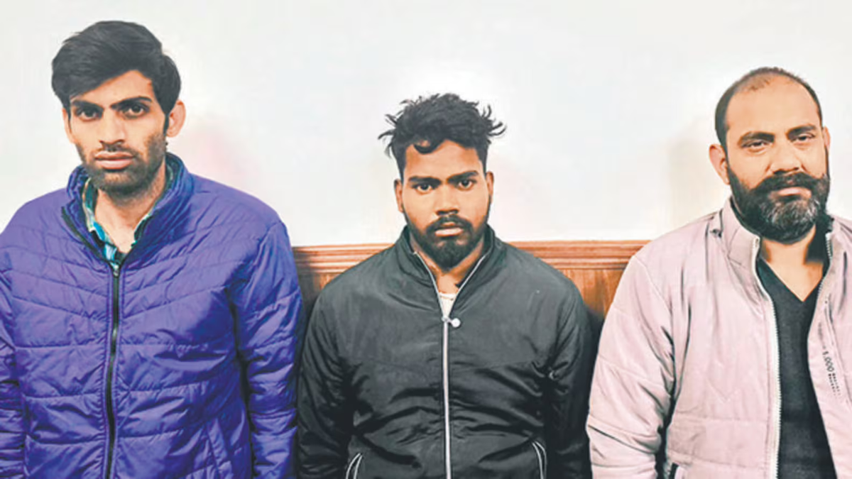 दिल्ली में AAP कार्यकर्ता